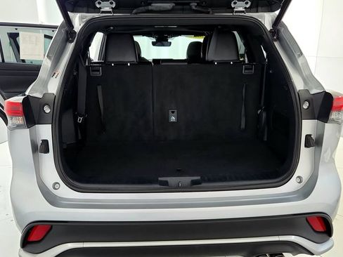 Used 2023 Toyota Highlander XSE AWD/4WD image 20
