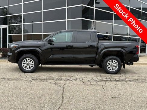 Used 2024 Toyota Tacoma SR5 AWD/4WD image 6