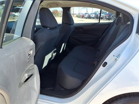 Used 2022 Toyota Corolla LE image 16