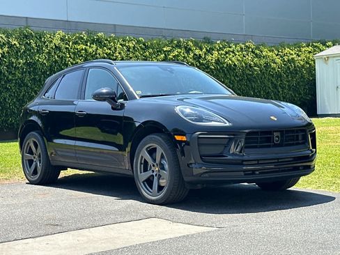 New 2026 Porsche Macan AWD/4WD image 10