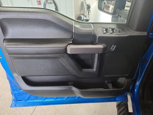 Used 2019 Ford F150 XLT w/ Equipment Group 302A Luxury AWD/4WD image 9
