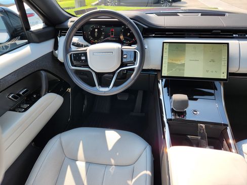 Certified 2025 Land Rover Range Rover Sport SE AWD/4WD image 13