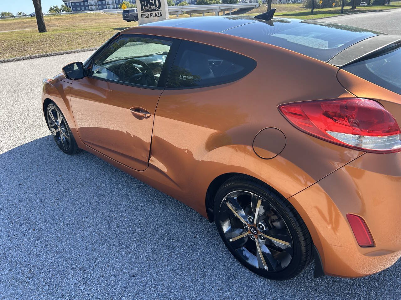 Used 2016 Hyundai Veloster w/ Option Group 02 FWD image 8