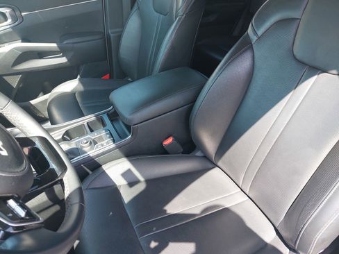 Used 2024 Kia Sorento S image 17