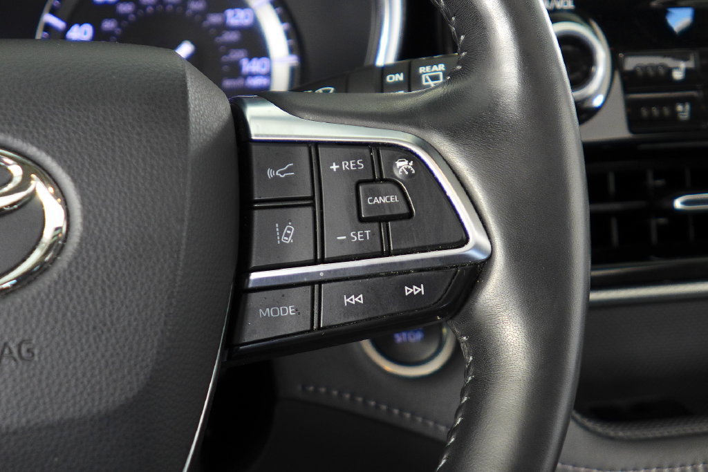 Used 2021 Toyota Highlander Platinum AWD/4WD image 30
