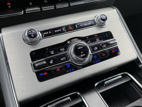 Used 2020 Lincoln Aviator Reserve w/ Equipment Group 202A image 22