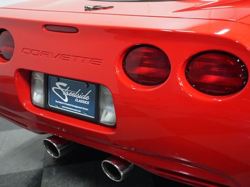 Used 1997 Chevrolet Corvette Coupe w/ Memory Pkg image 23