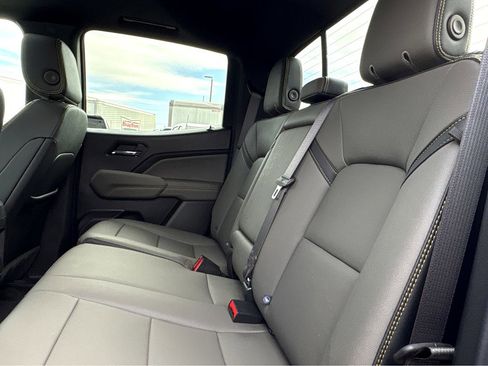 Certified 2025 Chevrolet Colorado ZR2 w/ Midnight Edition image 18