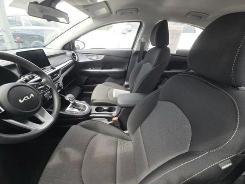 Used 2024 Kia Forte LXS w/ LXS Technology Package FWD image 21