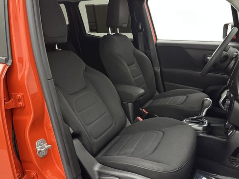 Used 2019 Jeep Renegade Latitude image 33
