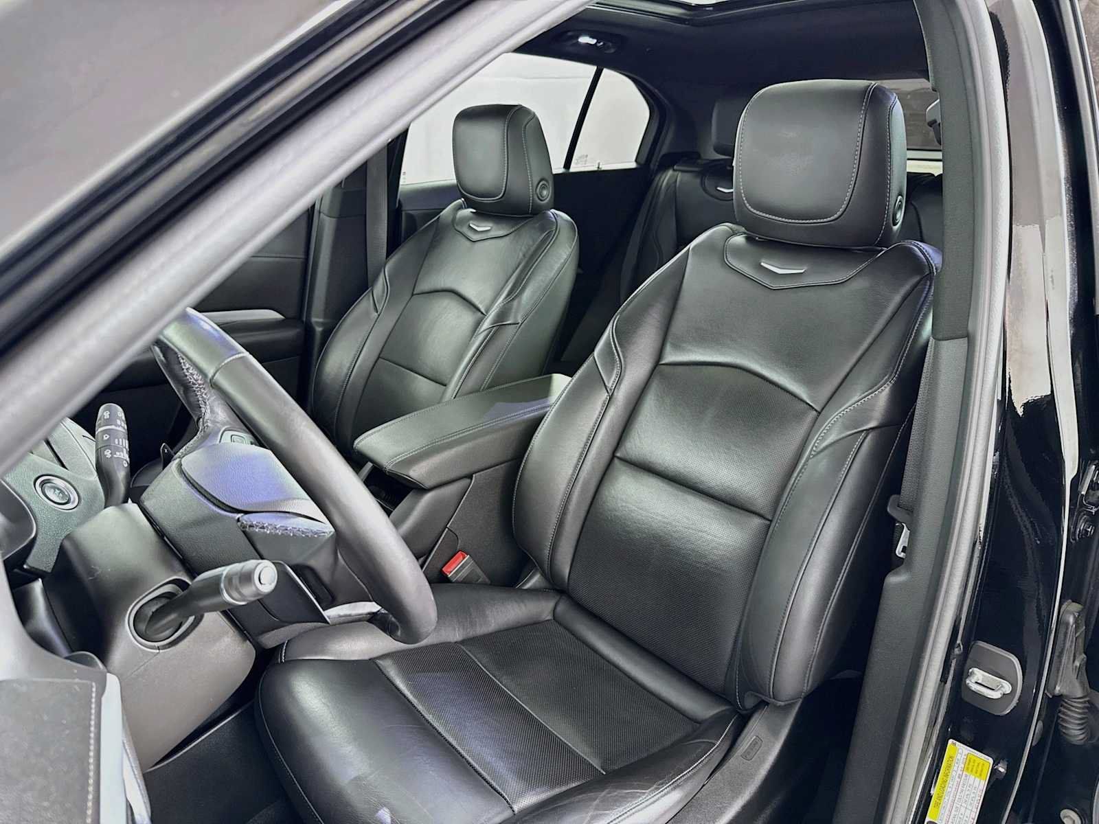Used 2019 Cadillac XT4 Premium Luxury AWD/4WD image 10