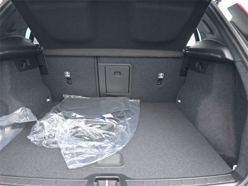 New 2026 Volvo XC40 B5 Core w/ Climate Package image 28