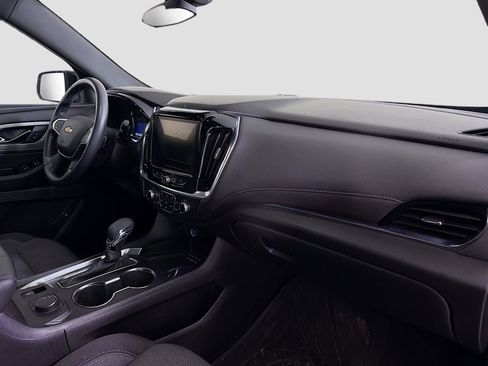 Used 2022 Chevrolet Traverse LT image 29