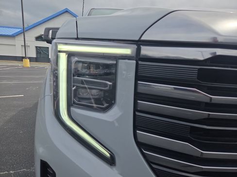 Used 2024 GMC Sierra 1500 AT4 w/ AT4 Carbonpro Edition AWD/4WD image 28