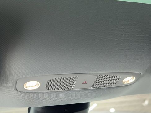 Used 2021 Tesla Model 3 Standard Range Plus image 38