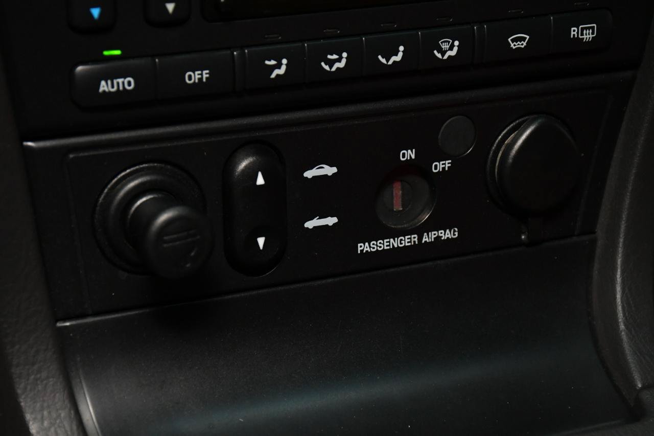 Used 2002 Ford Thunderbird RWD image 28