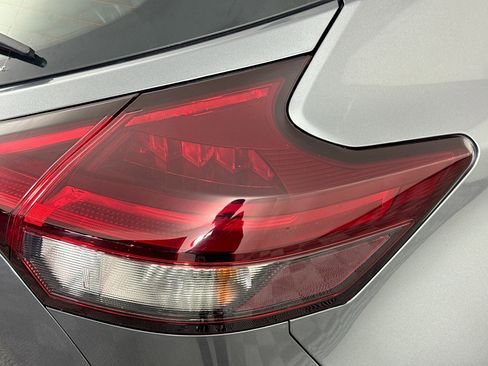 Used 2021 Nissan Kicks S image 33