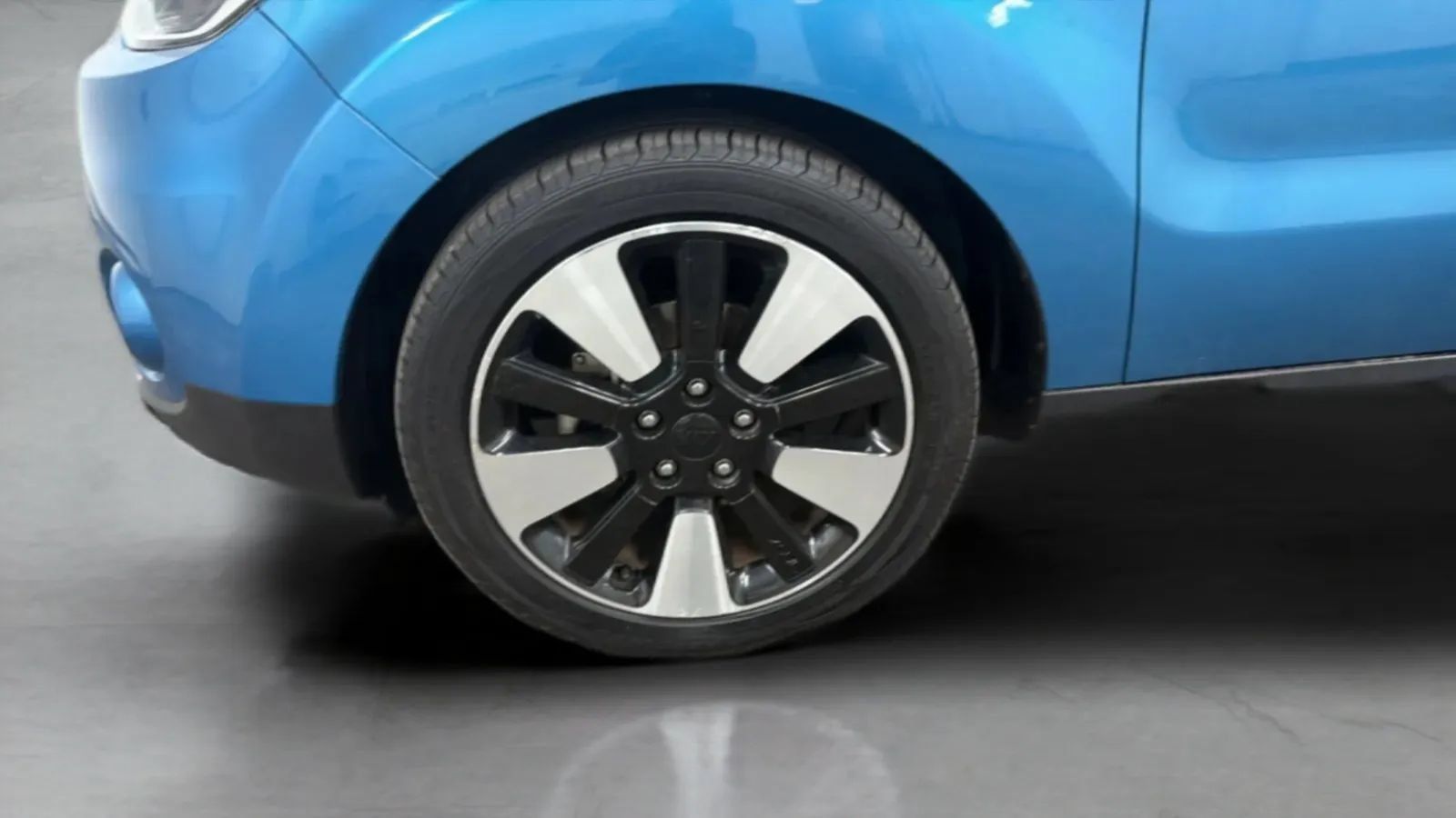Used 2018 Kia Soul + FWD image 26