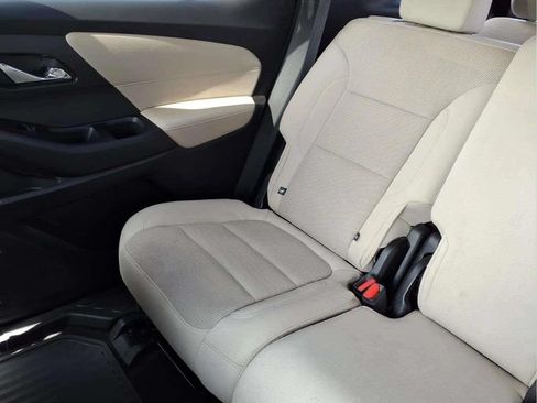 Used 2023 Chevrolet Traverse LS FWD image 16