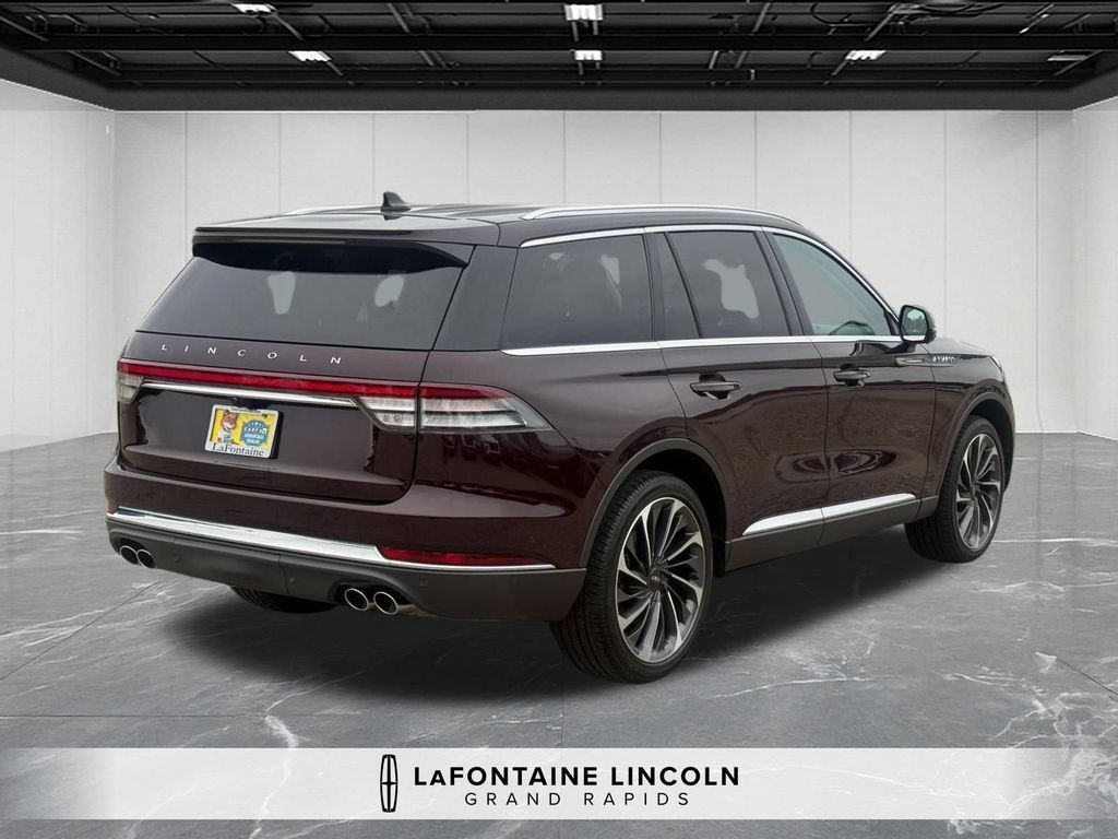 Certified 2024 Lincoln Aviator Reserve w/ Equipment Group 201A AWD/4WD image 5