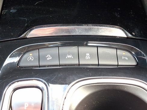 Certified 2023 Buick Envision Essence image 22