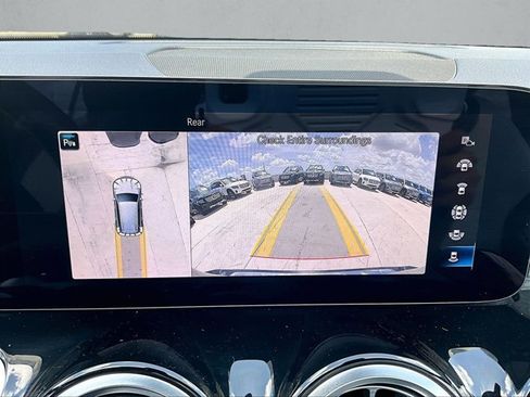 Certified 2023 Mercedes-Benz GLB 250 4MATIC image 23