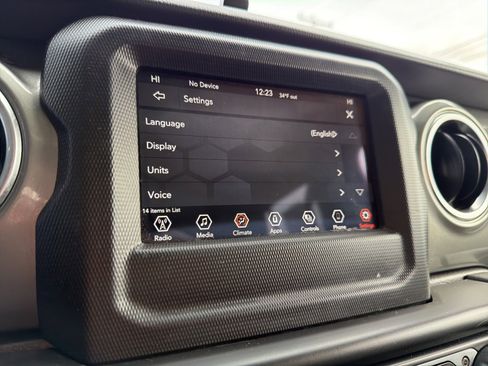 Used 2021 Jeep Gladiator Overland w/ Trailer Tow Package image 38