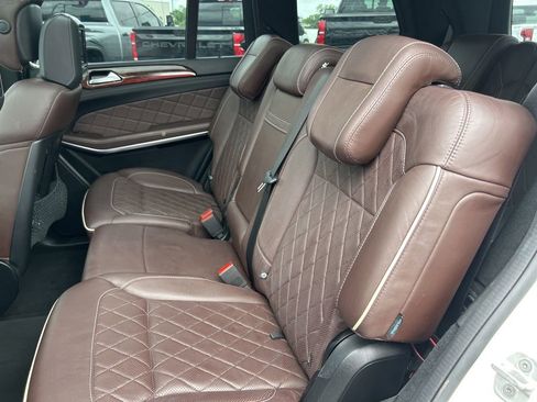 Used 2014 Mercedes-Benz GL 550 4MATIC image 40