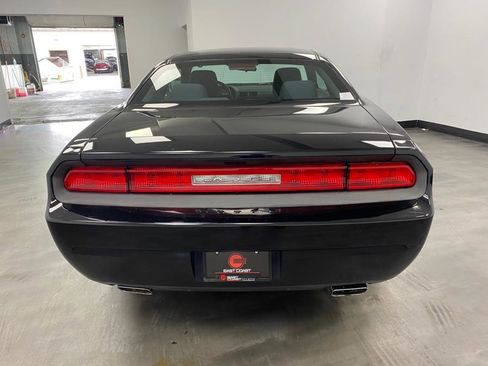 Used 2012 Dodge Challenger SXT image 5