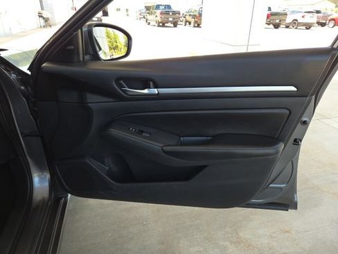 Used 2022 Nissan Altima 2.5 SV FWD image 43