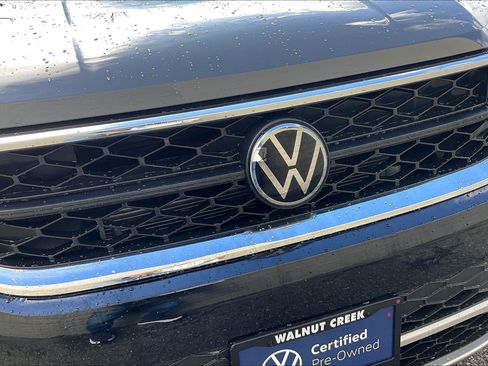 Certified 2024 Volkswagen Taos SE w/ Panoramic Sunroof Package image 30