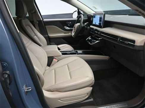 Used 2024 Lincoln Corsair FWD image 28