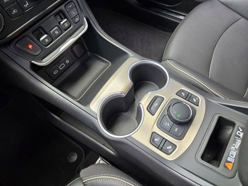 Used 2020 GMC Terrain Denali image 16