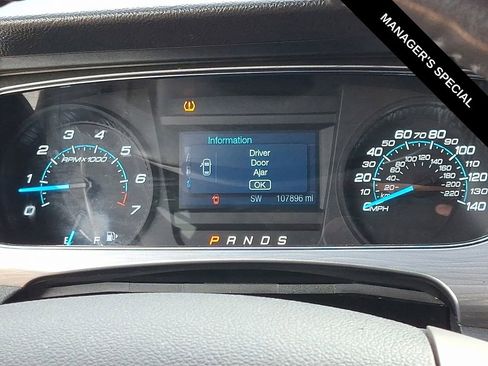 Used 2015 Ford Taurus SEL image 22