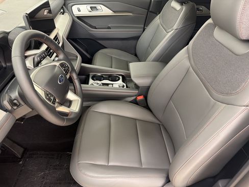 New 2026 Ford Explorer Active w/ Active Comfort Package AWD/4WD image 5