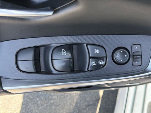 Used 2024 Nissan Sentra SR w/ SR Premium Package FWD image 16