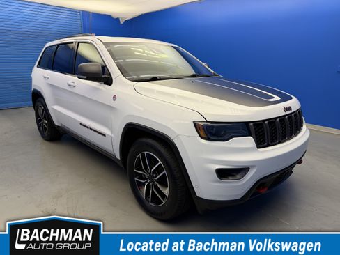 Used 2021 Jeep Grand Cherokee Trailhawk w/ Trailhawk Luxury Group AWD/4WD image 1