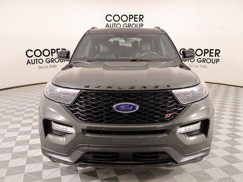 Used 2022 Ford Explorer ST w/ ST Street Pack image 9