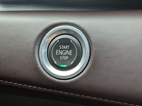 Used 2022 Cadillac Escalade Premium Luxury Platinum AWD/4WD image 33