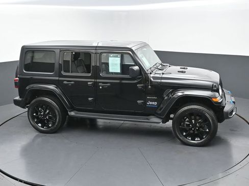 Used 2023 Jeep Wrangler Unlimited Sahara w/ Cold Weather Group AWD/4WD image 42