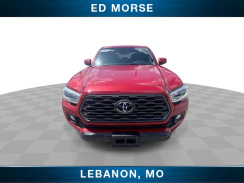 Used 2022 Toyota Tacoma TRD Off-Road AWD/4WD image 3
