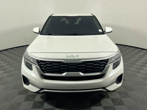 Certified 2022 Kia Seltos LX image 10