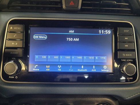 Used 2025 Nissan Versa SV FWD image 25
