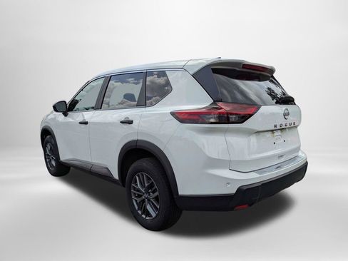 Used 2024 Nissan Rogue S FWD image 6