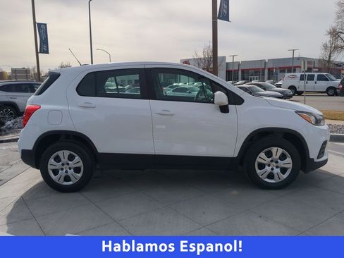 Used 2017 Chevrolet Trax LS image 2