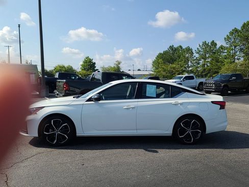 Used 2024 Nissan Altima 2.5 SR FWD image 4