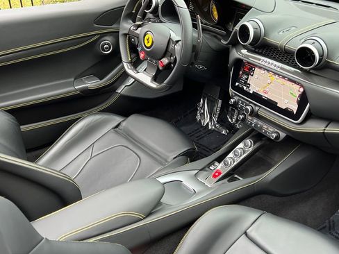 Used 2022 Ferrari Portofino M RWD image 18