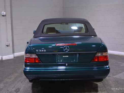 Used 1995 Mercedes-Benz E 320 Convertible image 18