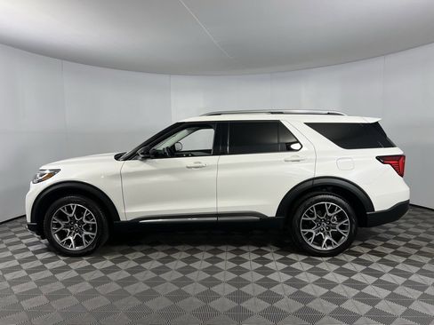 Used 2025 Ford Explorer Platinum w/ Ultimate Package image 9