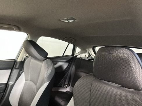 Used 2020 Subaru Crosstrek 2.0i AWD/4WD image 14